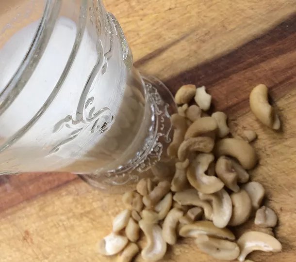Cashew milk and cashew cream